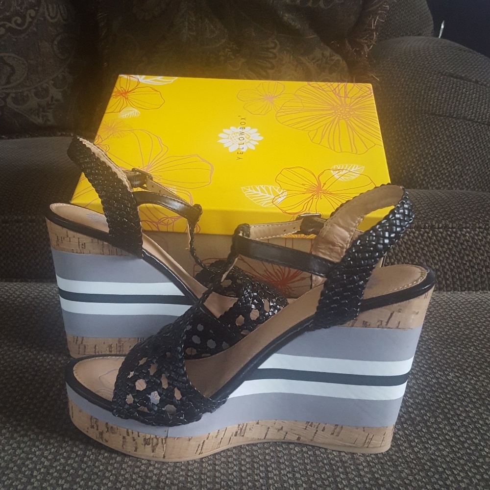 Yellow Box Black Wedges Size 7
